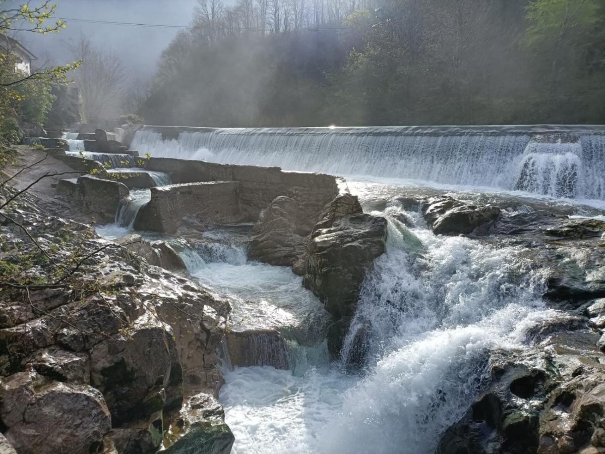 Caño La Salmonera Cangas De Onis מראה חיצוני תמונה