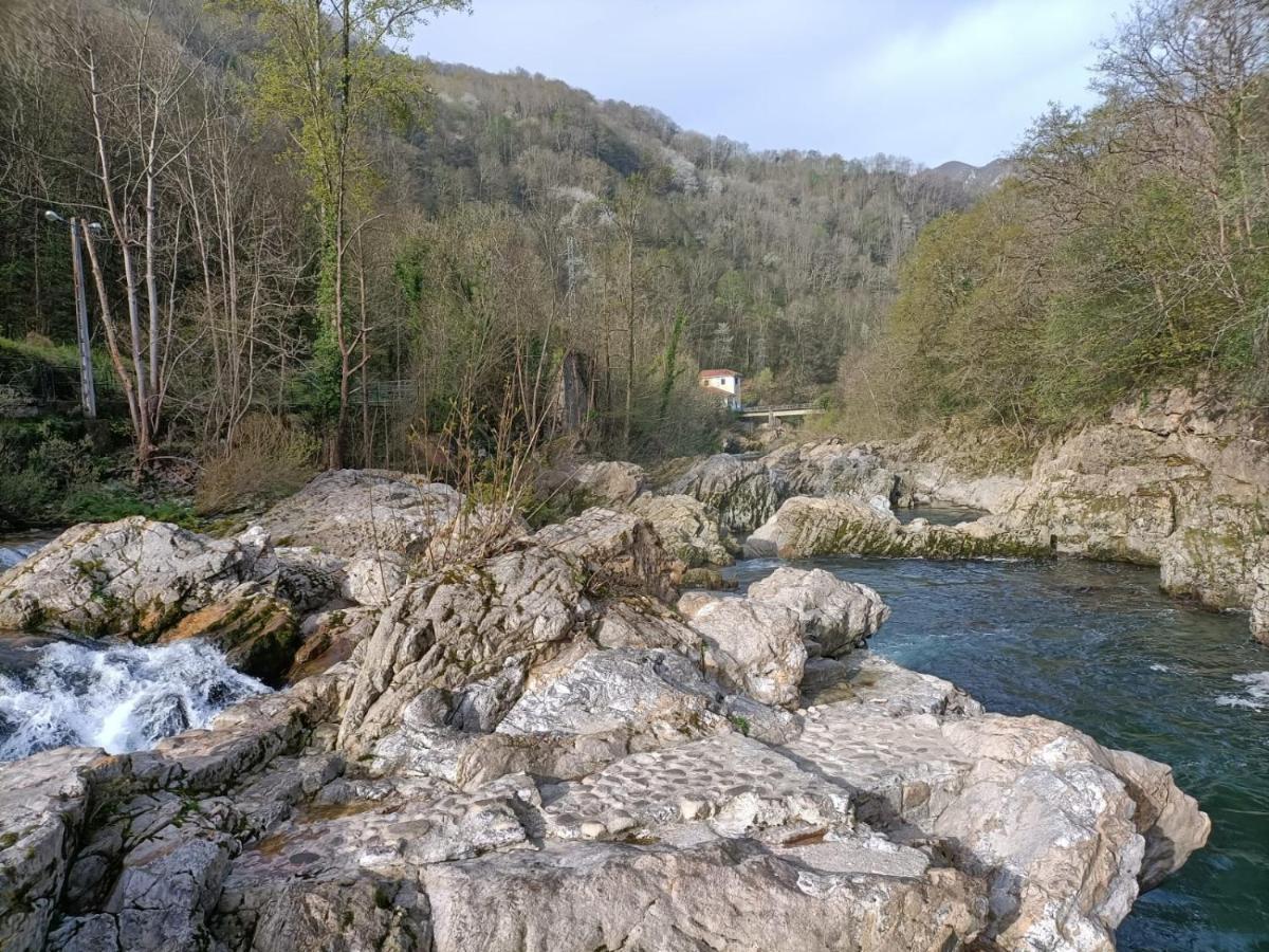 Caño La Salmonera Cangas De Onis מראה חיצוני תמונה