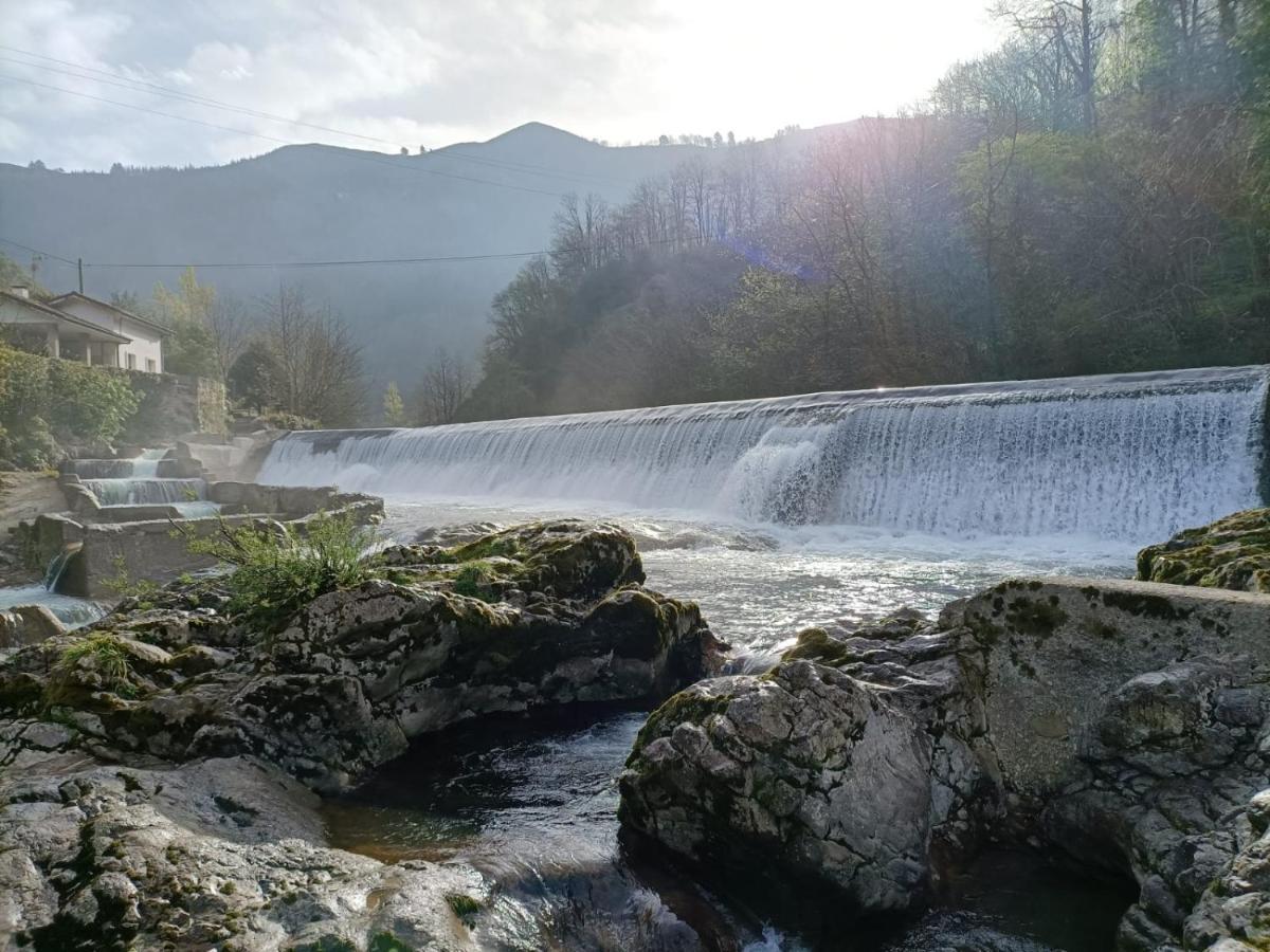 Caño La Salmonera Cangas De Onis מראה חיצוני תמונה