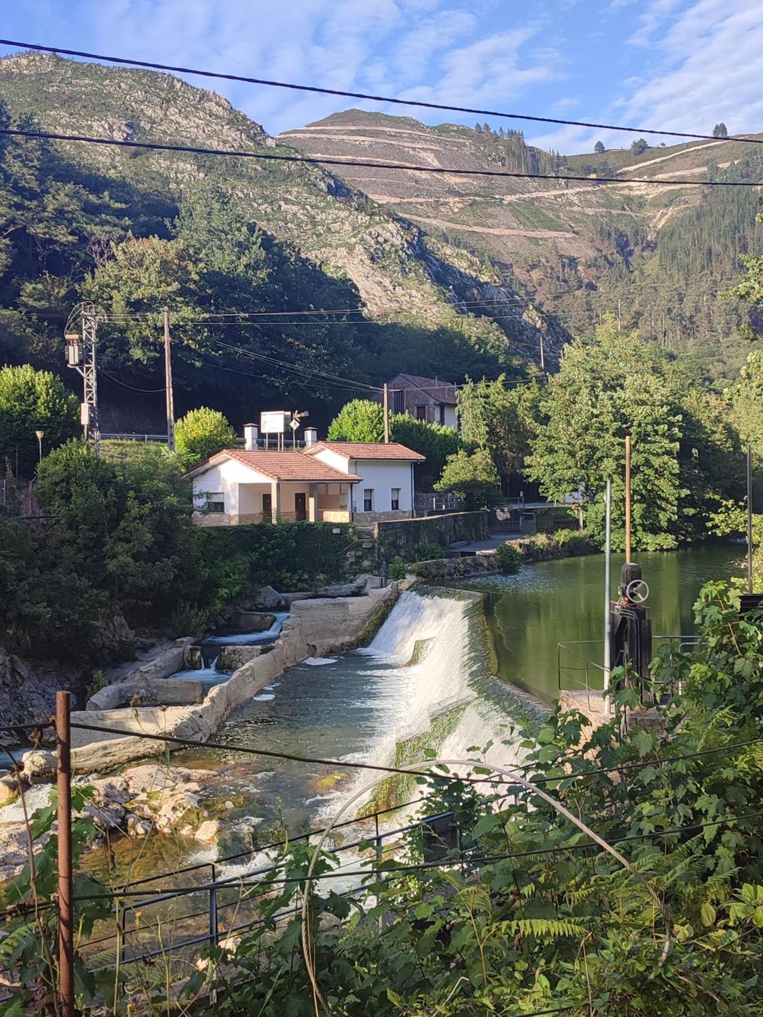 Caño La Salmonera Cangas De Onis מראה חיצוני תמונה