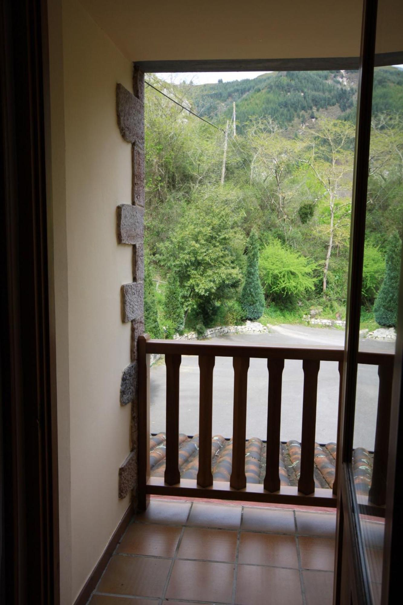 Caño La Salmonera Cangas De Onis מראה חיצוני תמונה