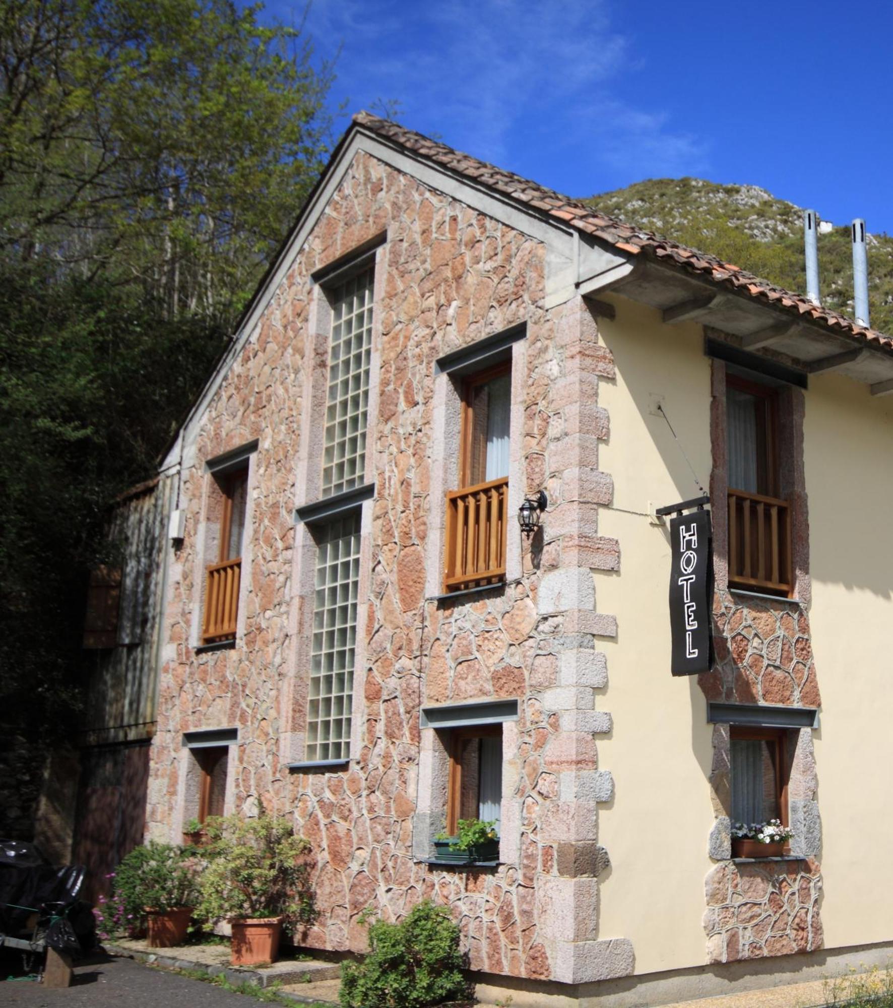 Caño La Salmonera Cangas De Onis מראה חיצוני תמונה